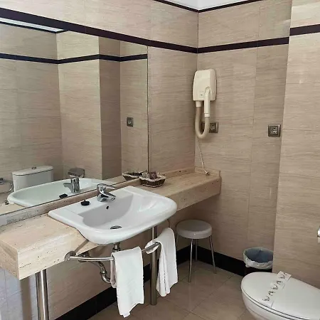 Hotel Cervantes Linares 3*